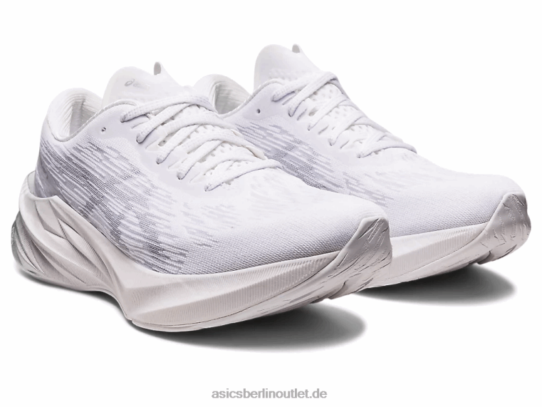 Novablast 3 BL4N2405Asics Weiß/Piemontgrau