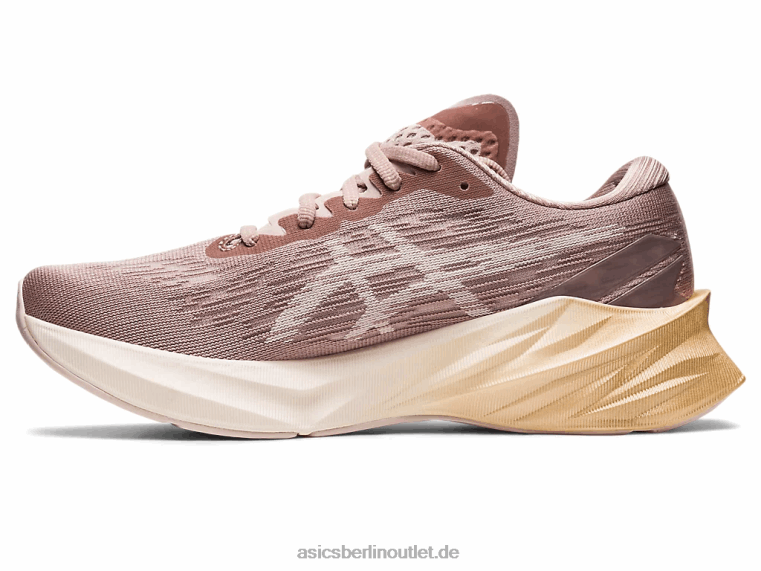 Novablast 3 BL4N2428Asics Rehbraun/Mineralbeige