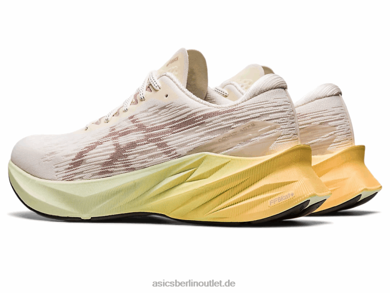 Novablast 3 BL4N2870Asics Creme/Rehbraun