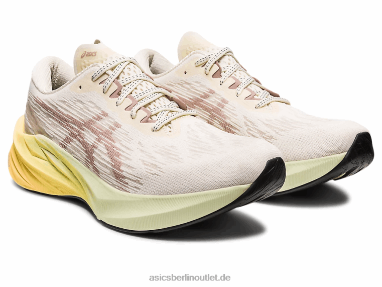 Novablast 3 BL4N376Asics Creme/Rehbraun