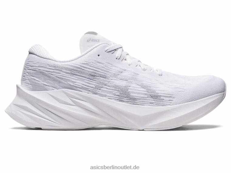 Novablast 3 BL4N402Asics Weiß/Piemontgrau
