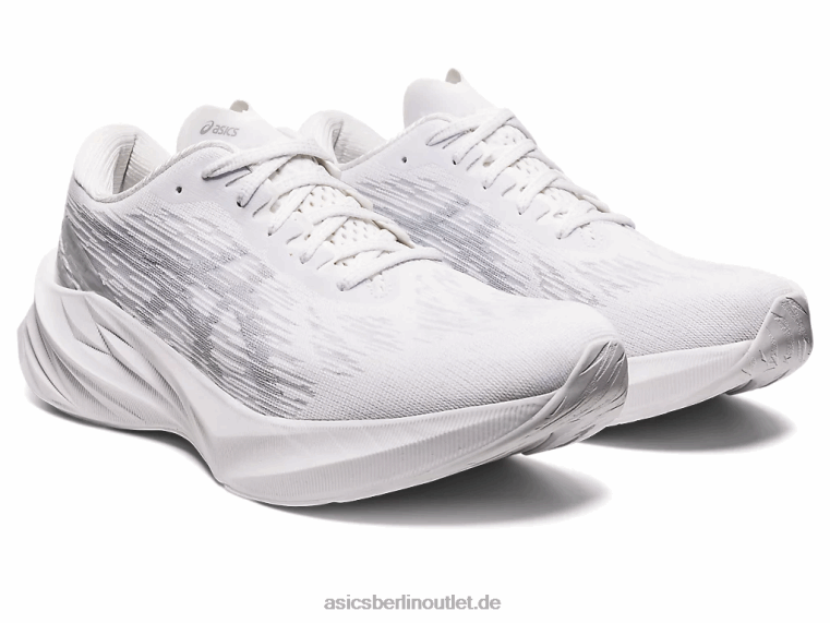 Novablast 3 BL4N402Asics Weiß/Piemontgrau