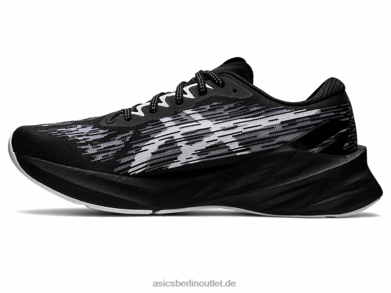 Novablast 3 BL4N931Asics Schwarz-Weiss