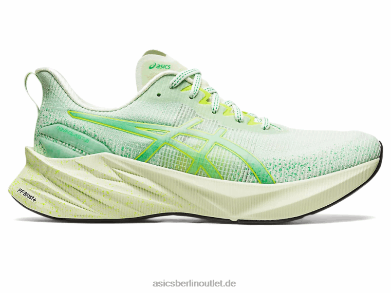 Novablast 3 le BL4N110Asics Flüsterngrün/Koriander