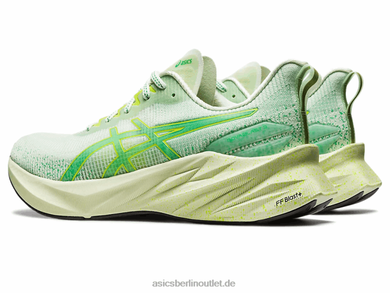 Novablast 3 le BL4N110Asics Flüsterngrün/Koriander