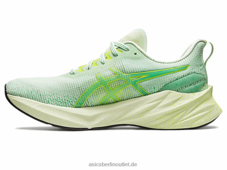 Novablast 3 le BL4N110Asics Flüsterngrün/Koriander