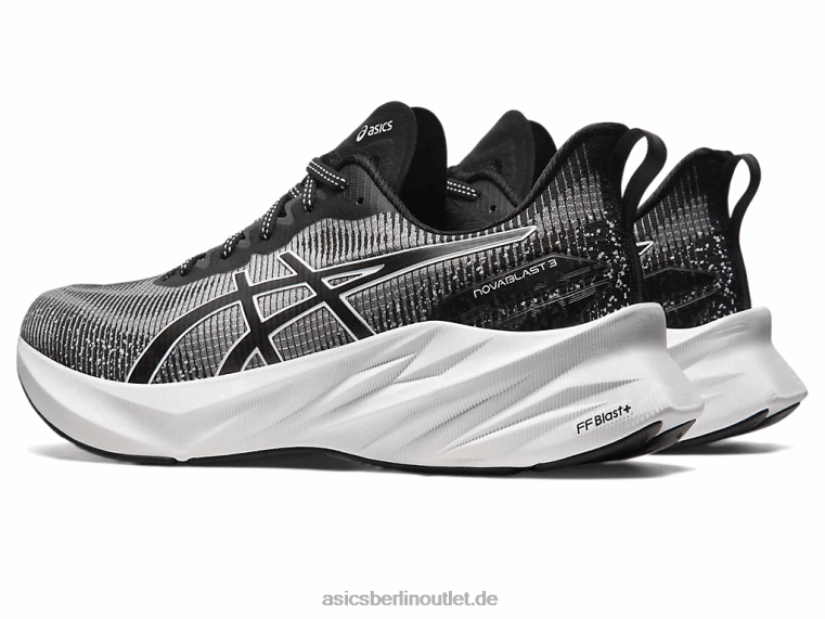 Novablast 3 le BL4N204Asics Schwarz-Weiss