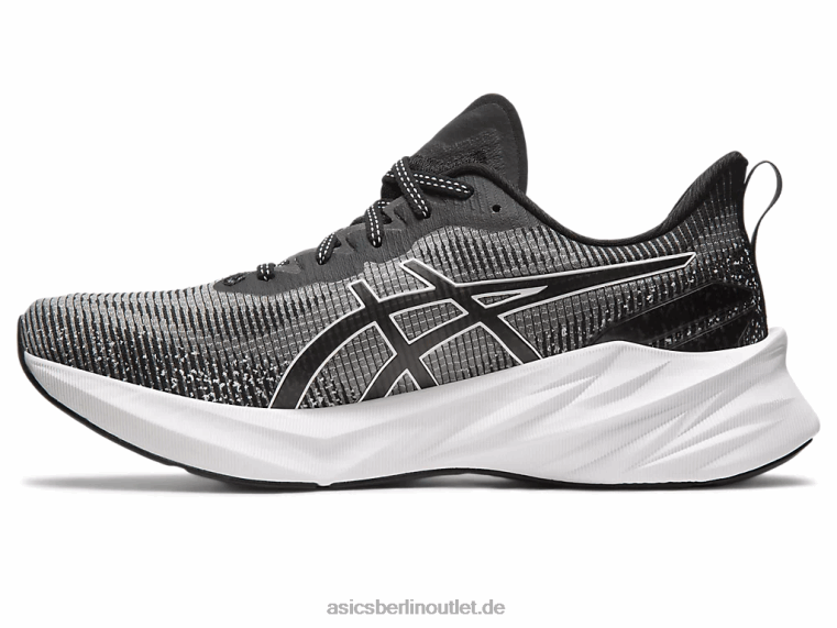 Novablast 3 le BL4N204Asics Schwarz-Weiss